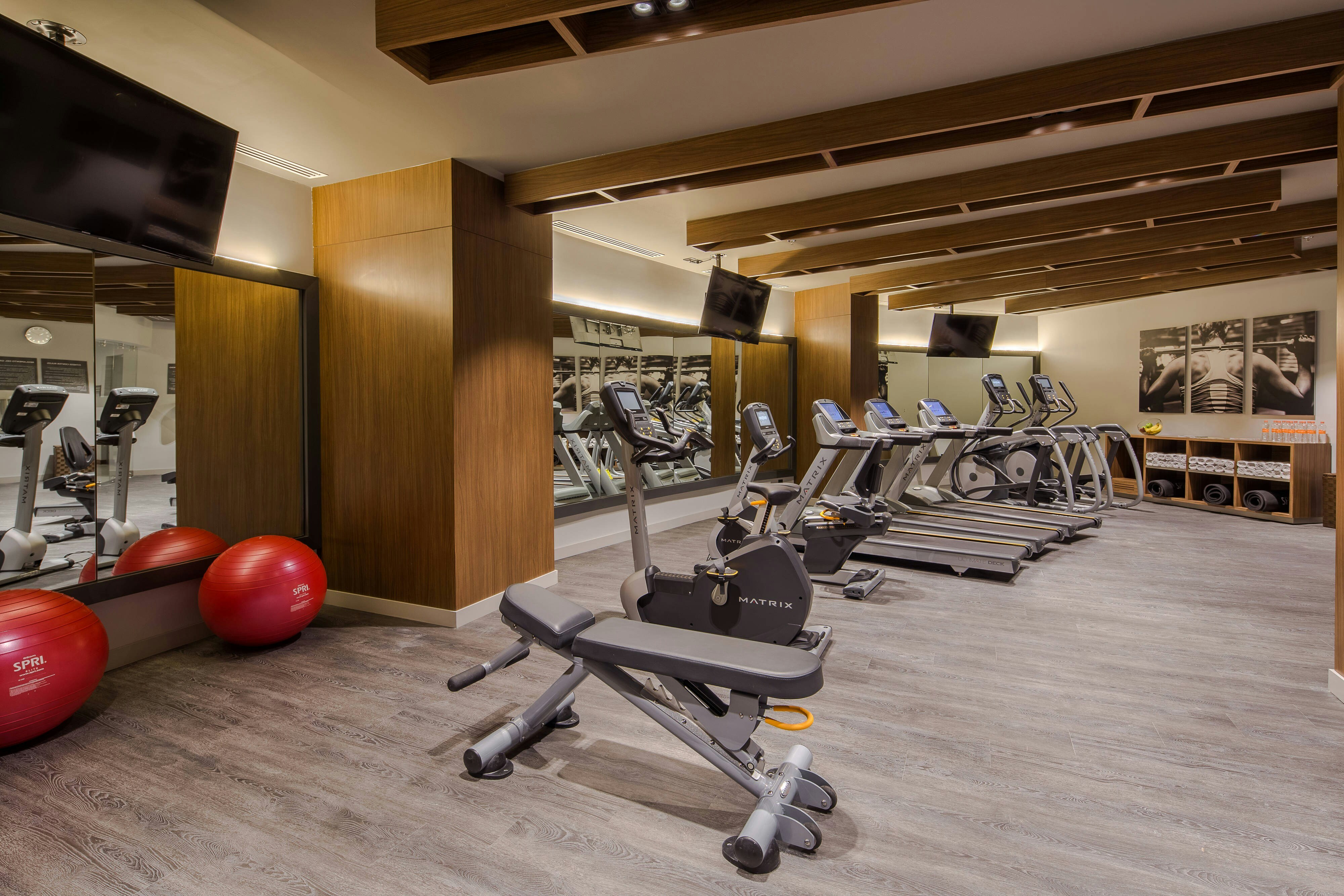AC Hotel by Marriott Guadalajara Expo 8/25