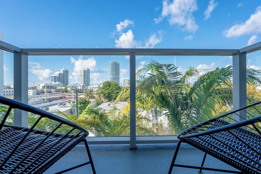 Anglers Hotel Miami Beach 42/78