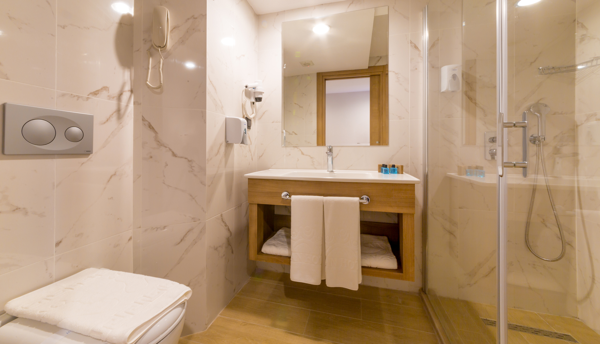 SUPERIOR TRIPLE ROOM