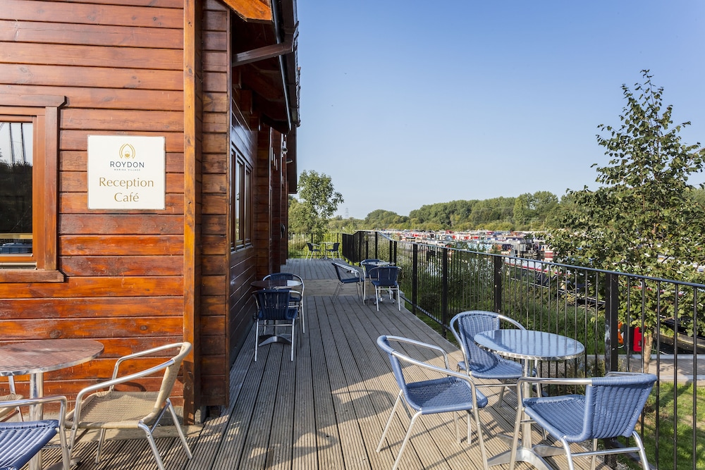 Roydon Marina Village Hotel 32/49