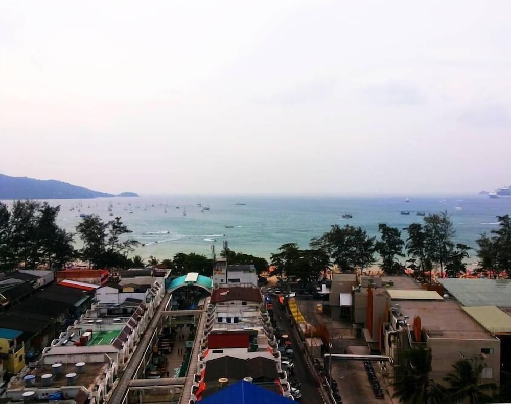 Patong Tower By United 21 Thailand 40/50