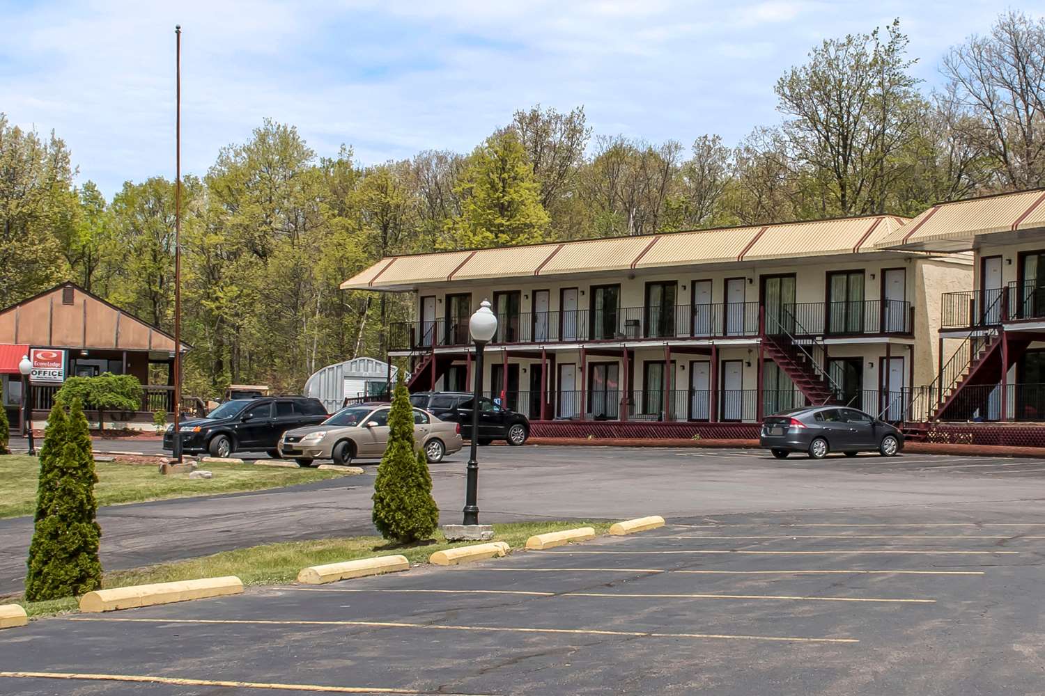 Econo Lodge Inn & Suites Lake Harmony - Pocono Mountains Area 29/29