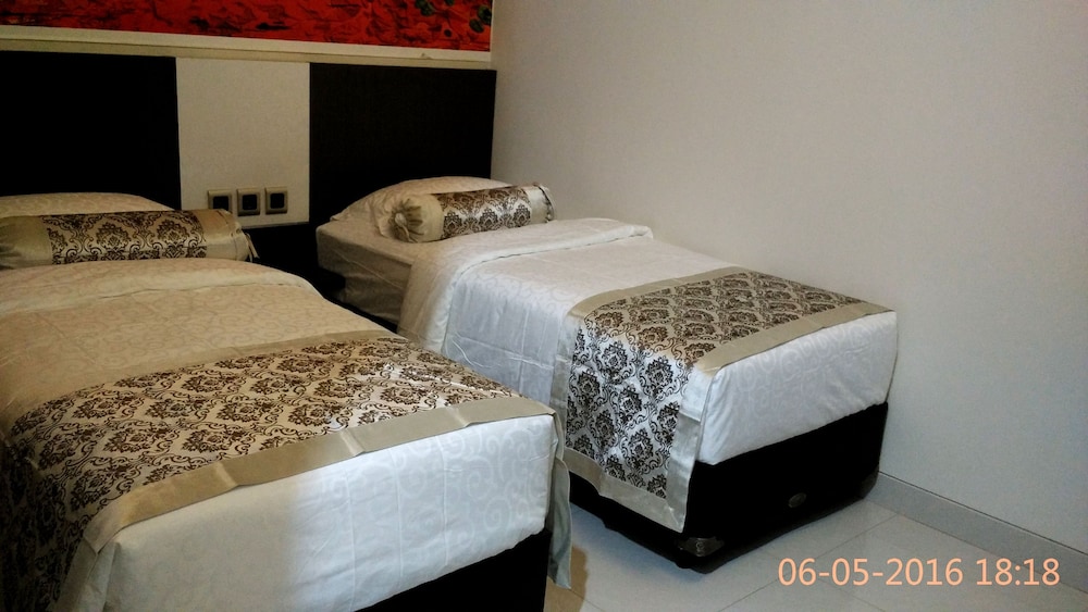 Malang City Boulevard Homestay And Resto 23/55