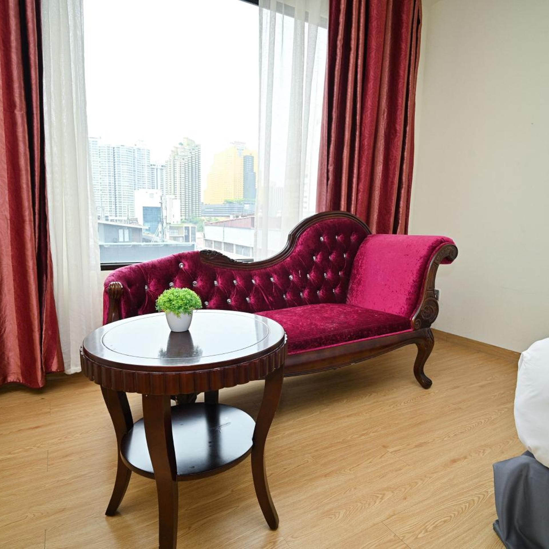 Kingston Hotel 37/53