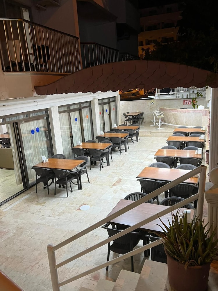 Kartel Hotel 36/50