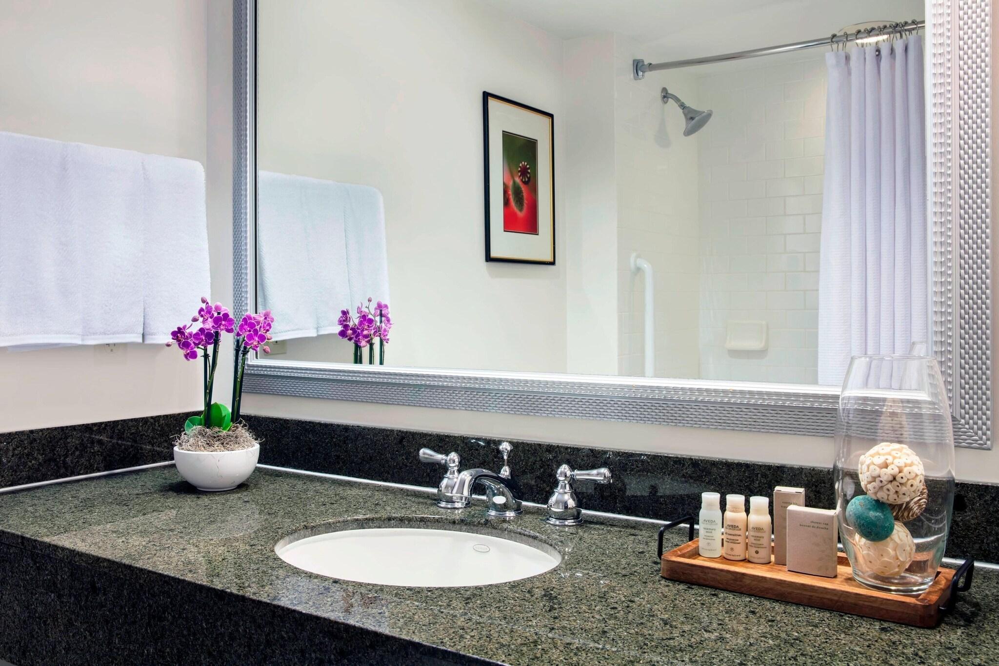 غرفة كلوب بسريرين كوين، Renaissance Fort Lauderdale Marina Hotel 2/2