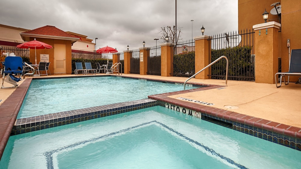 Best Western Plus Katy Inn & Suites 16/27