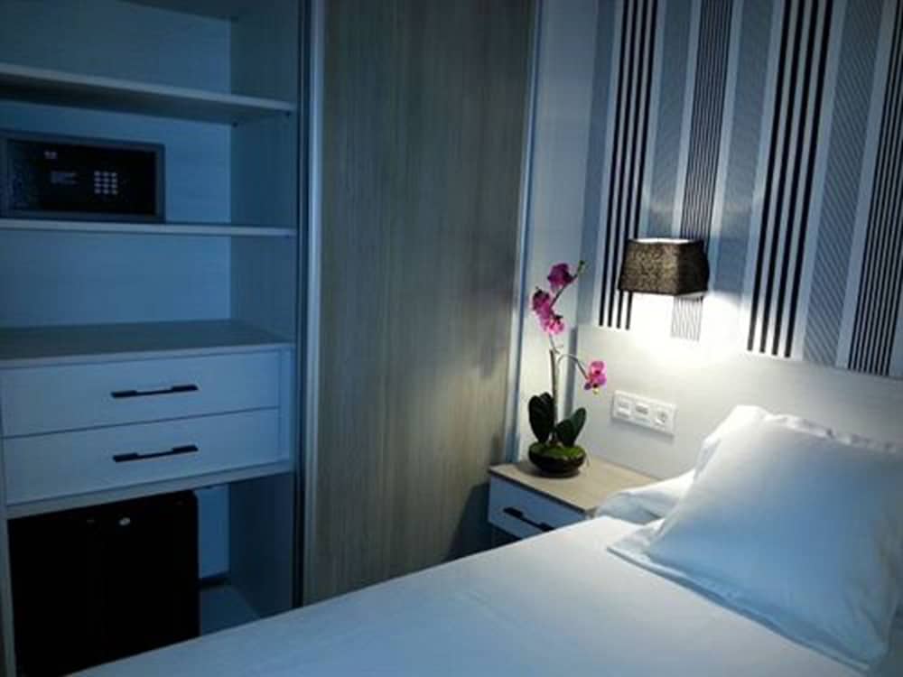 NEW HOTEL COLON 23/61