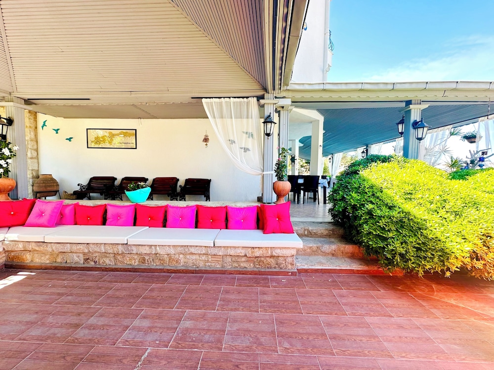 Villa Anfora Otel 44/50