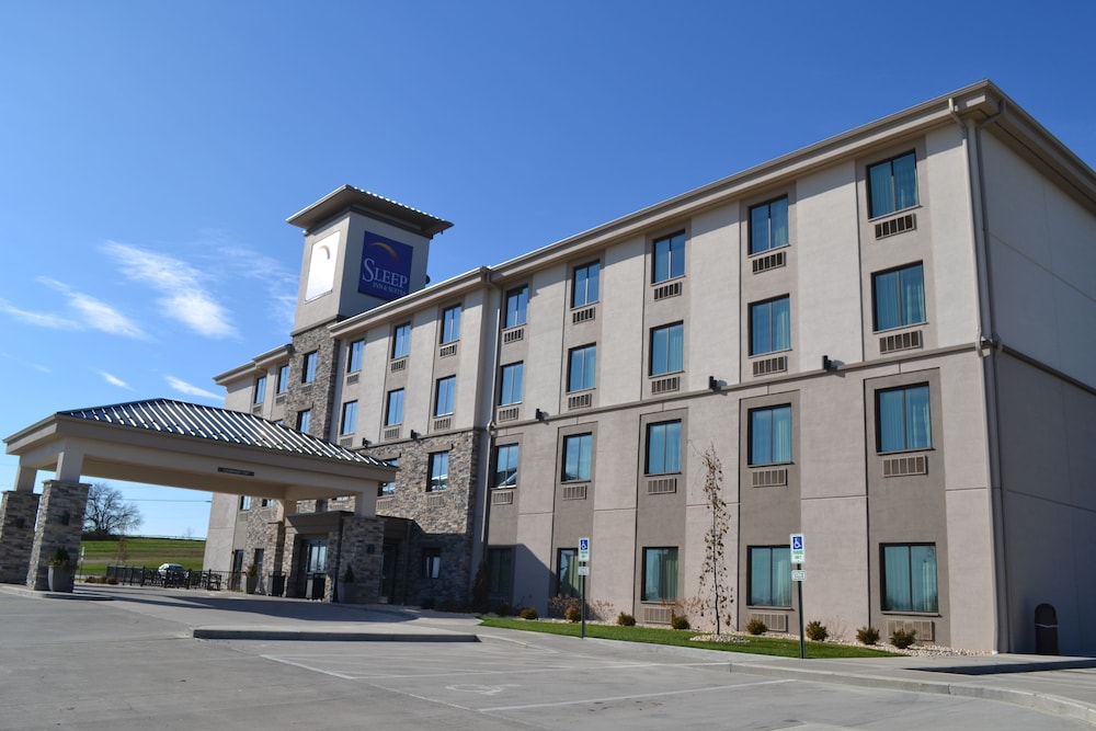 Sleep Inn & Suites Belmont / St. Clairsville 43/45