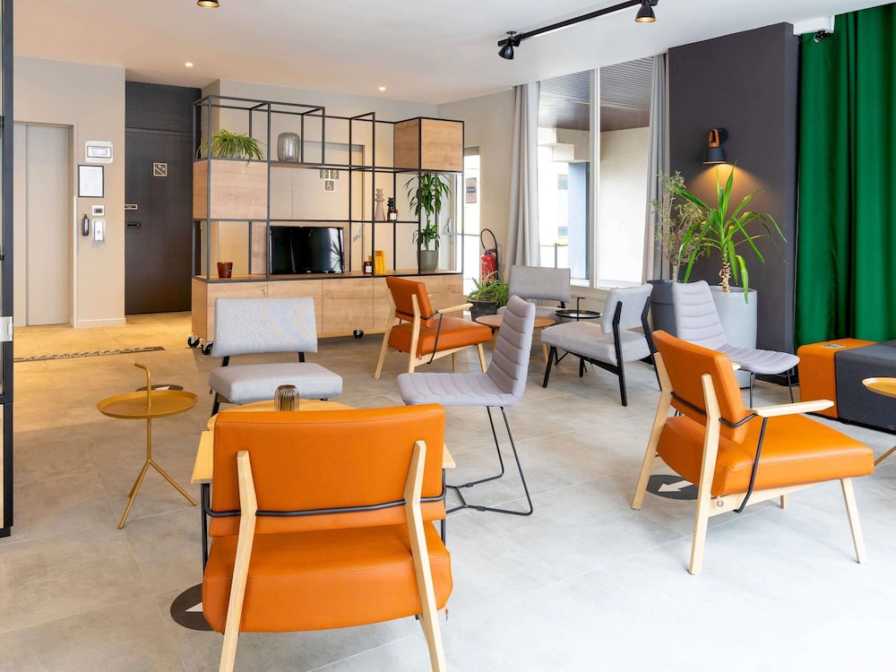 IBIS PAU CENTRE 39/64