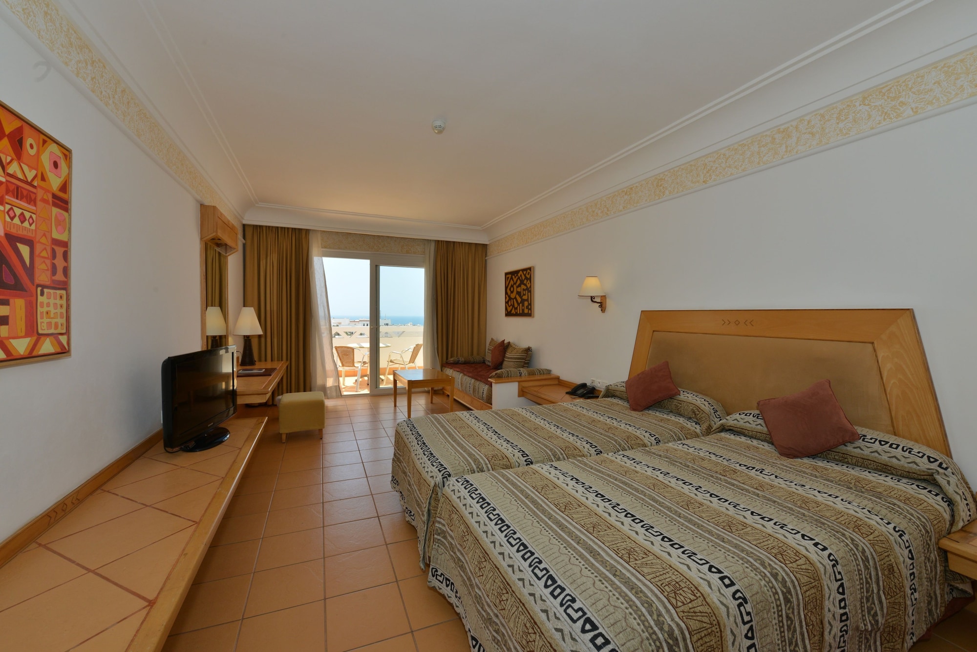 LUXURY, TWIN BEDS, POOL VIEW