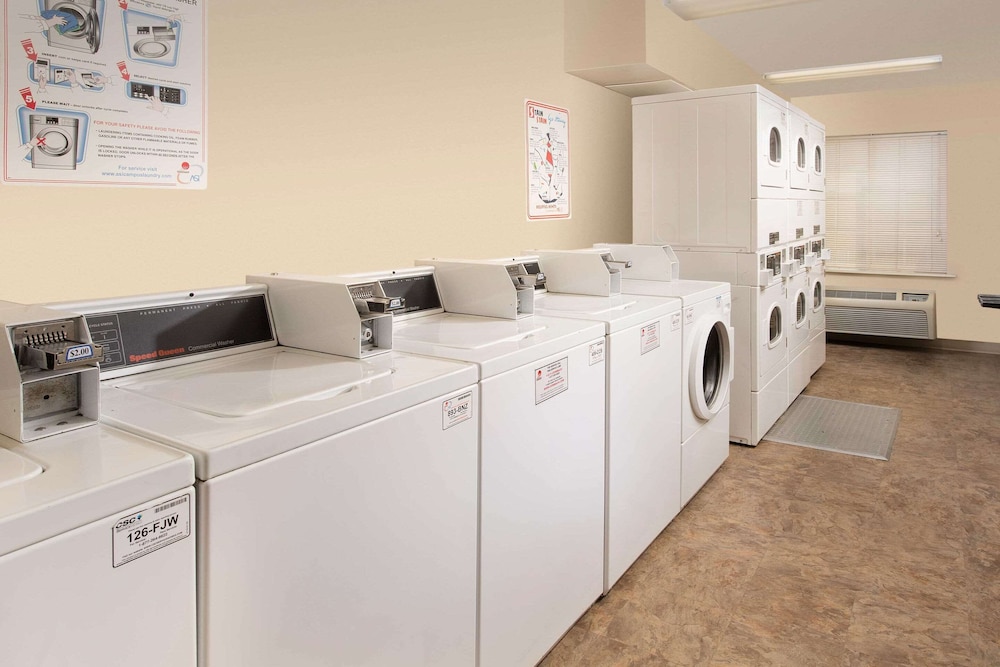 WoodSpring Suites Kansas City Liberty 25/37