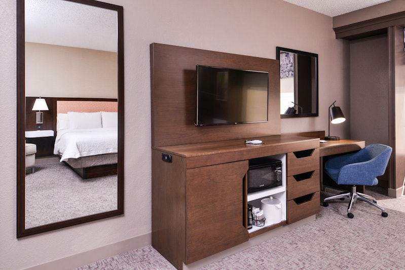 Hampton Inn Albuquerque University Midtown 51/55