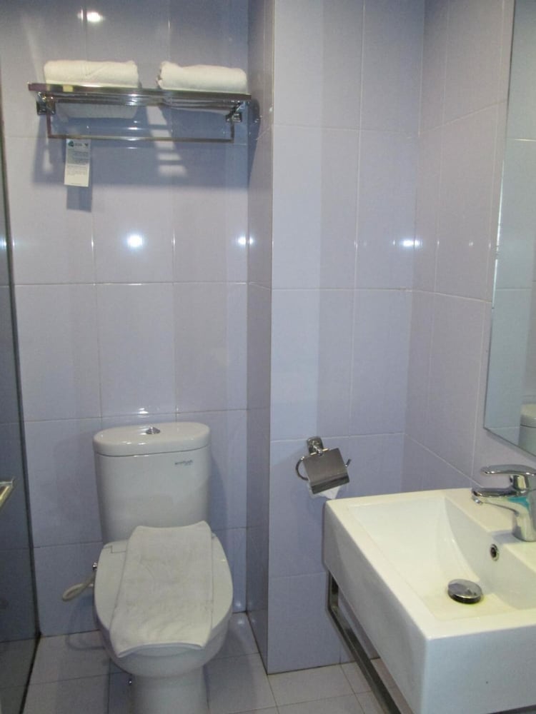 Vio Hotel Surapati Bandung 32/34