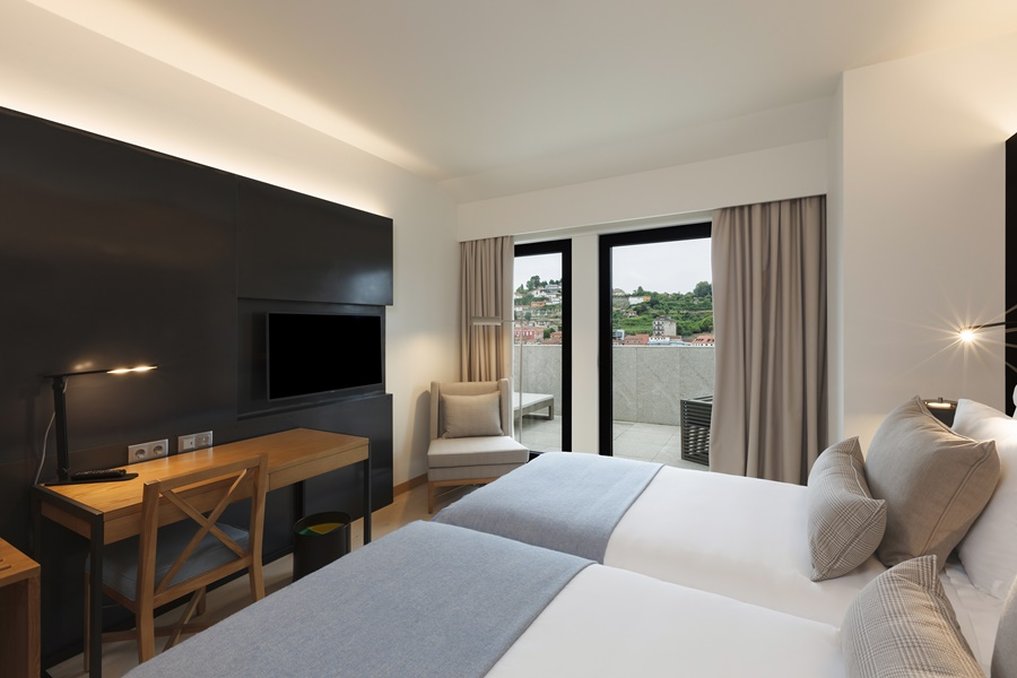 NEYA Porto Hotel 7/56