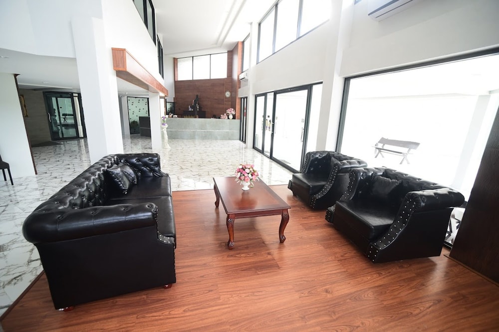 Chanthaburi Center Hotel 32/40