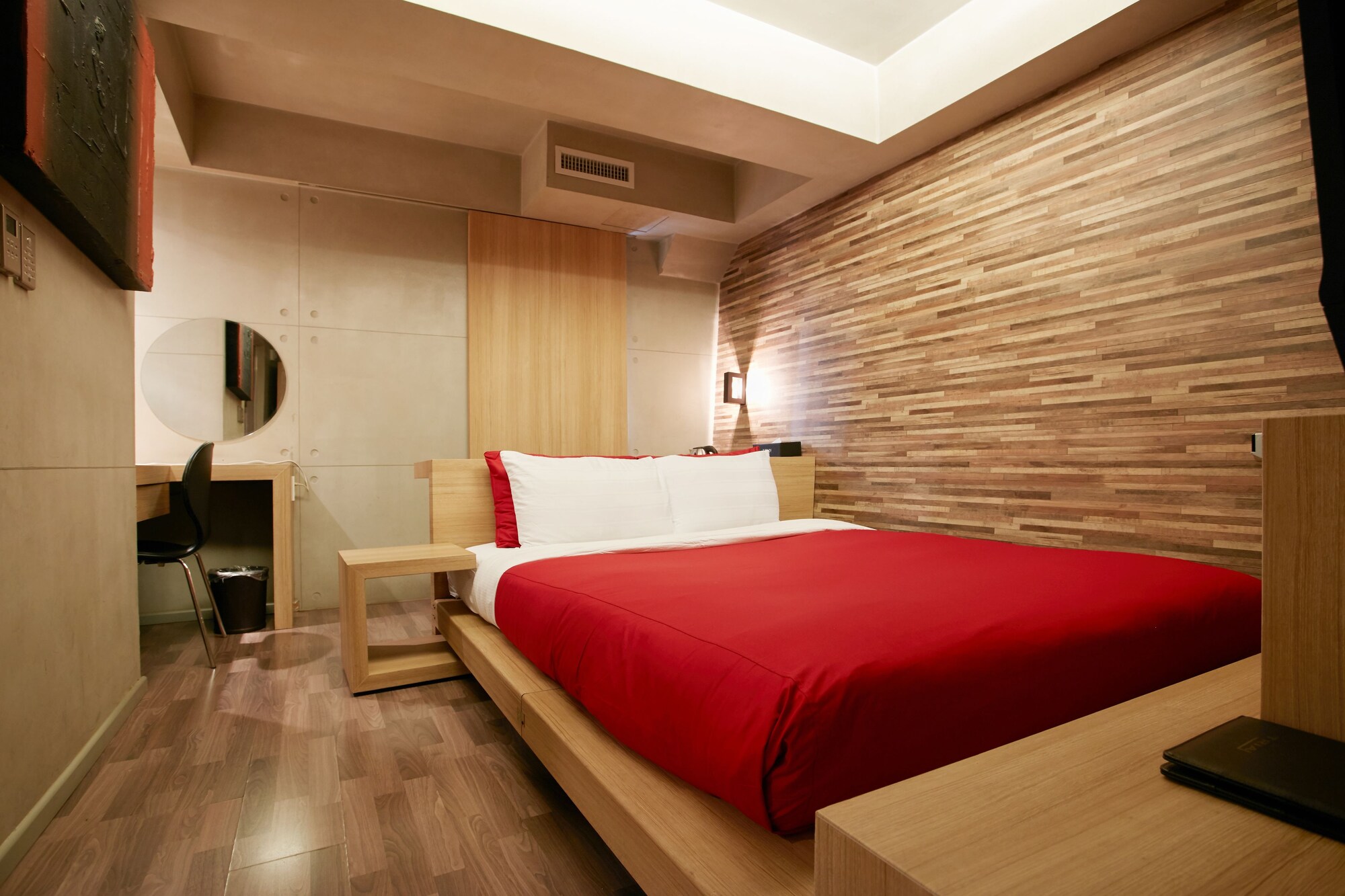 SUPERIOR, DOUBLE BED