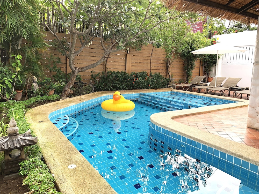 Baan Talay Chine Boutique Resort 64/70