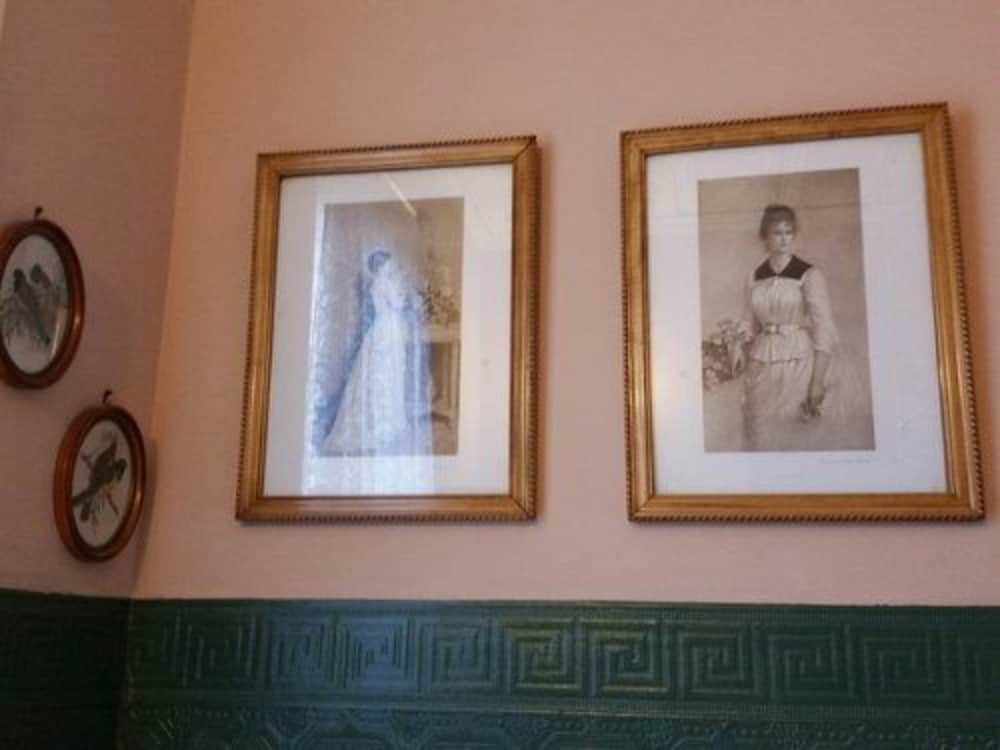 Geiger Victorian Bed and Breakfast 9/25