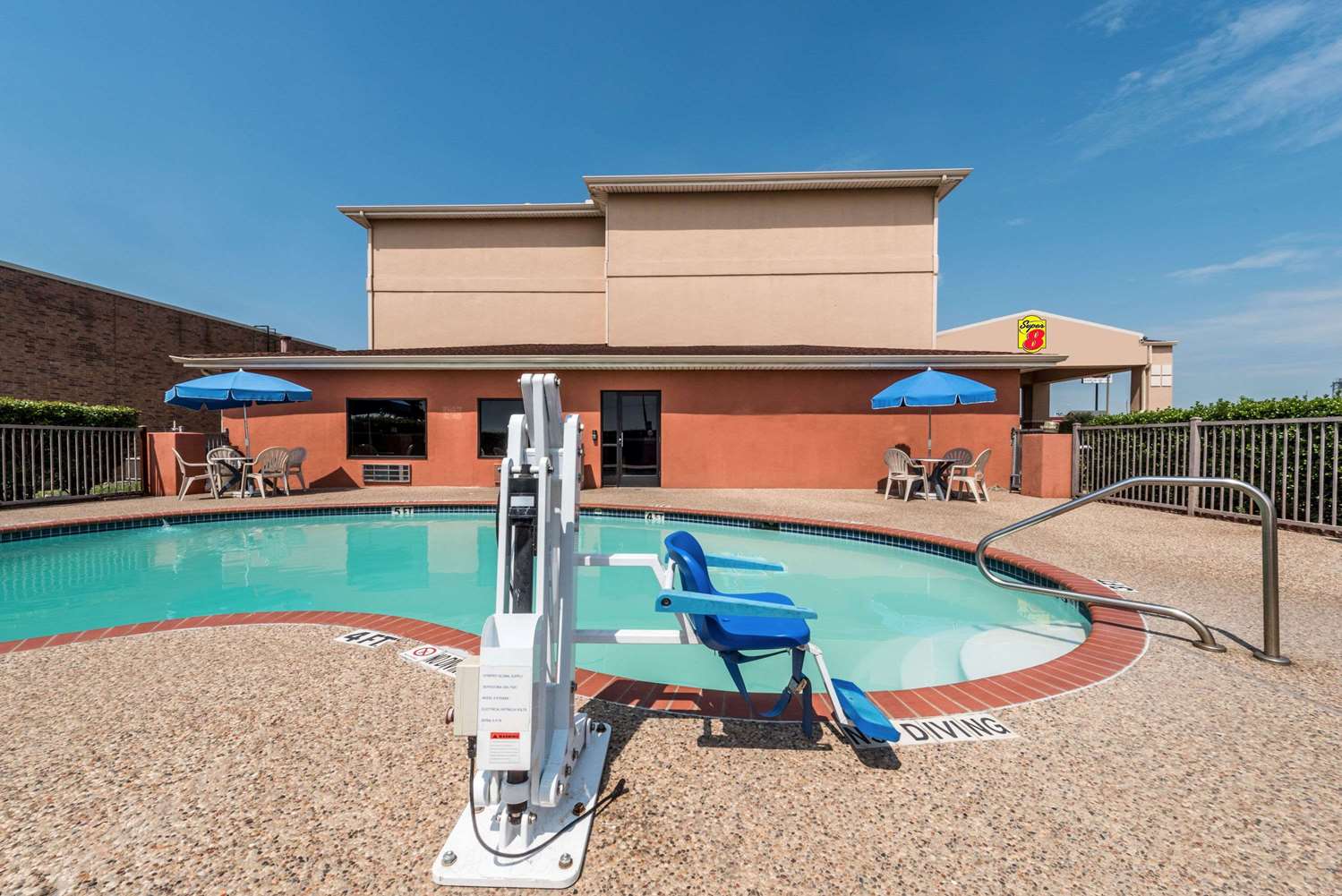 Super 8 By Wyndham Fort Worth North 19/22