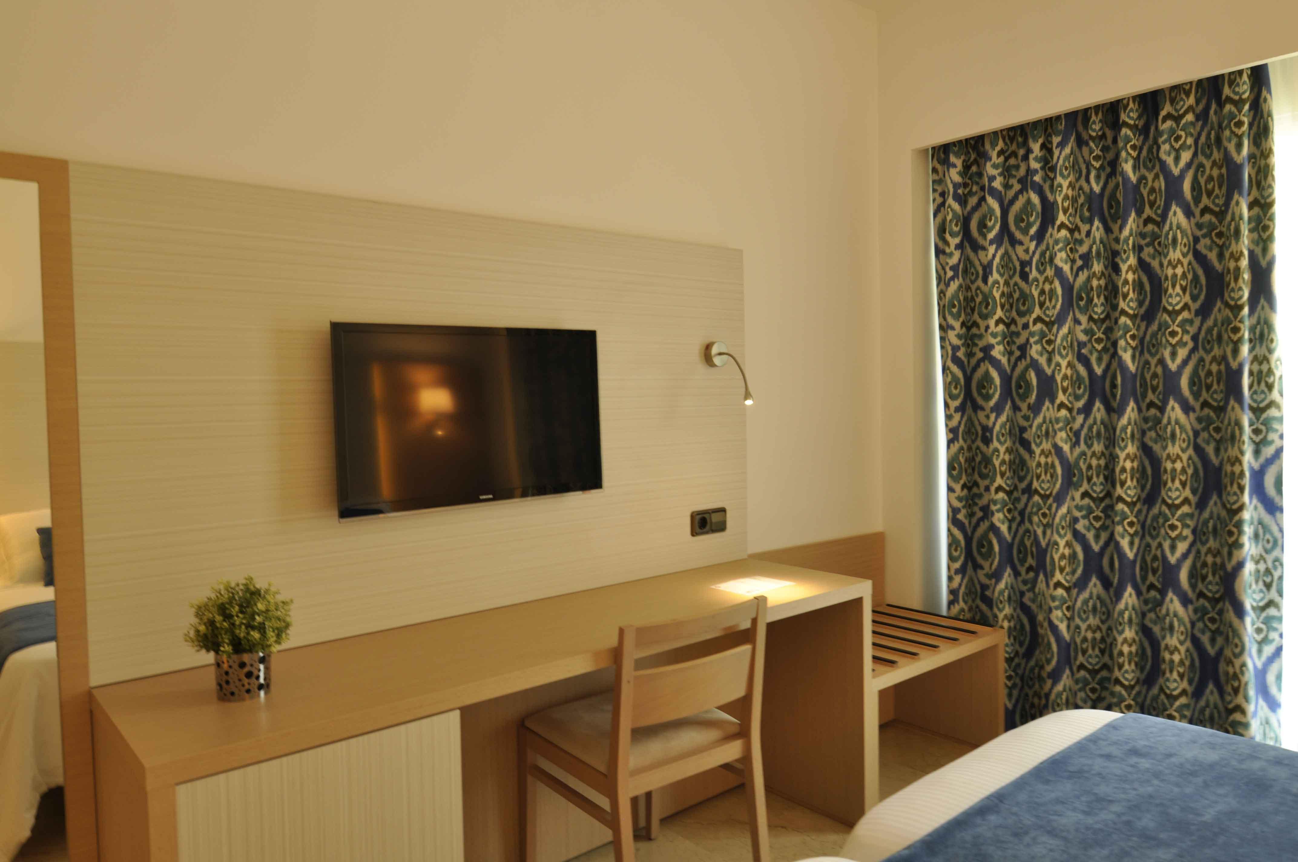 Ipanema Park Beach Hotels 24/50