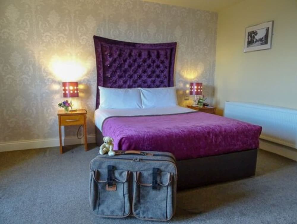 Raheen Woods Hotel 13/70