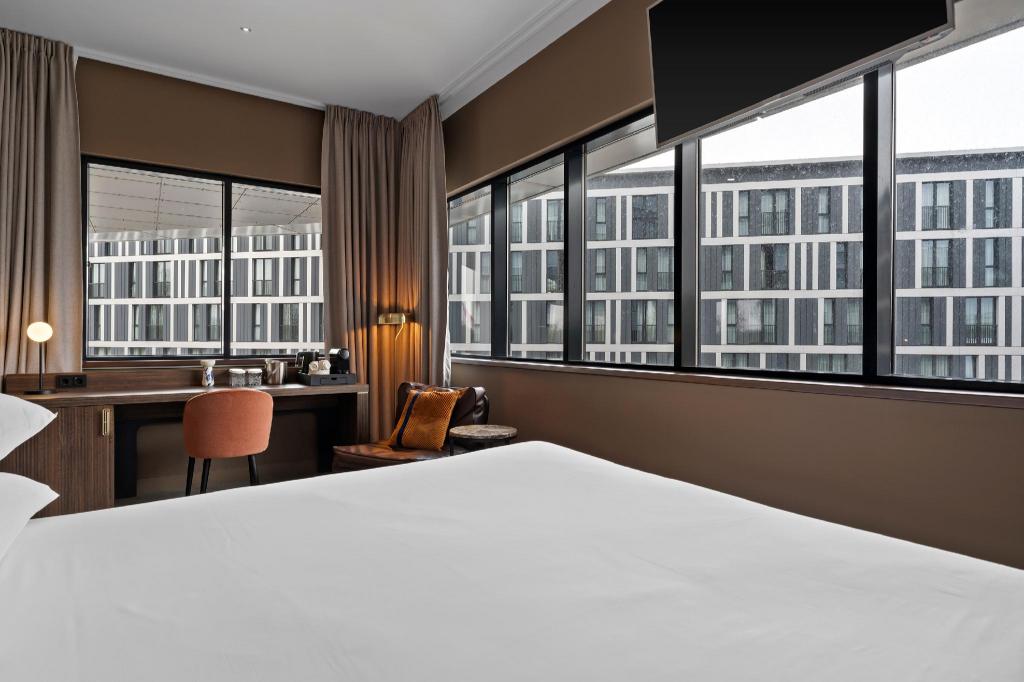 Family, Twin Beds, King Bed