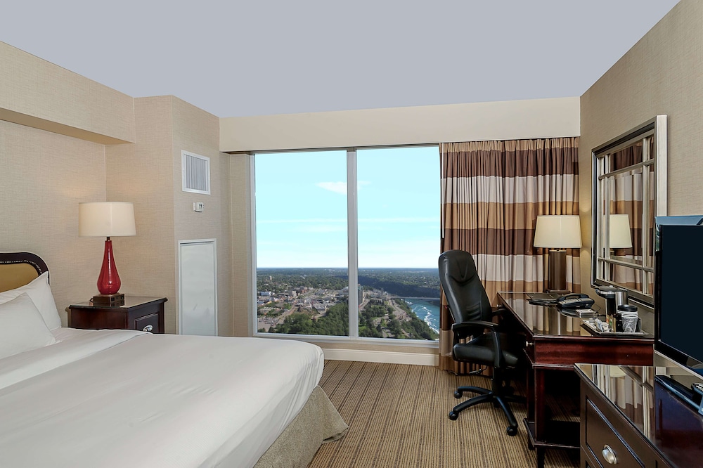 Hilton Niagara Falls/ Fallsview Hotel and Suites 24/49