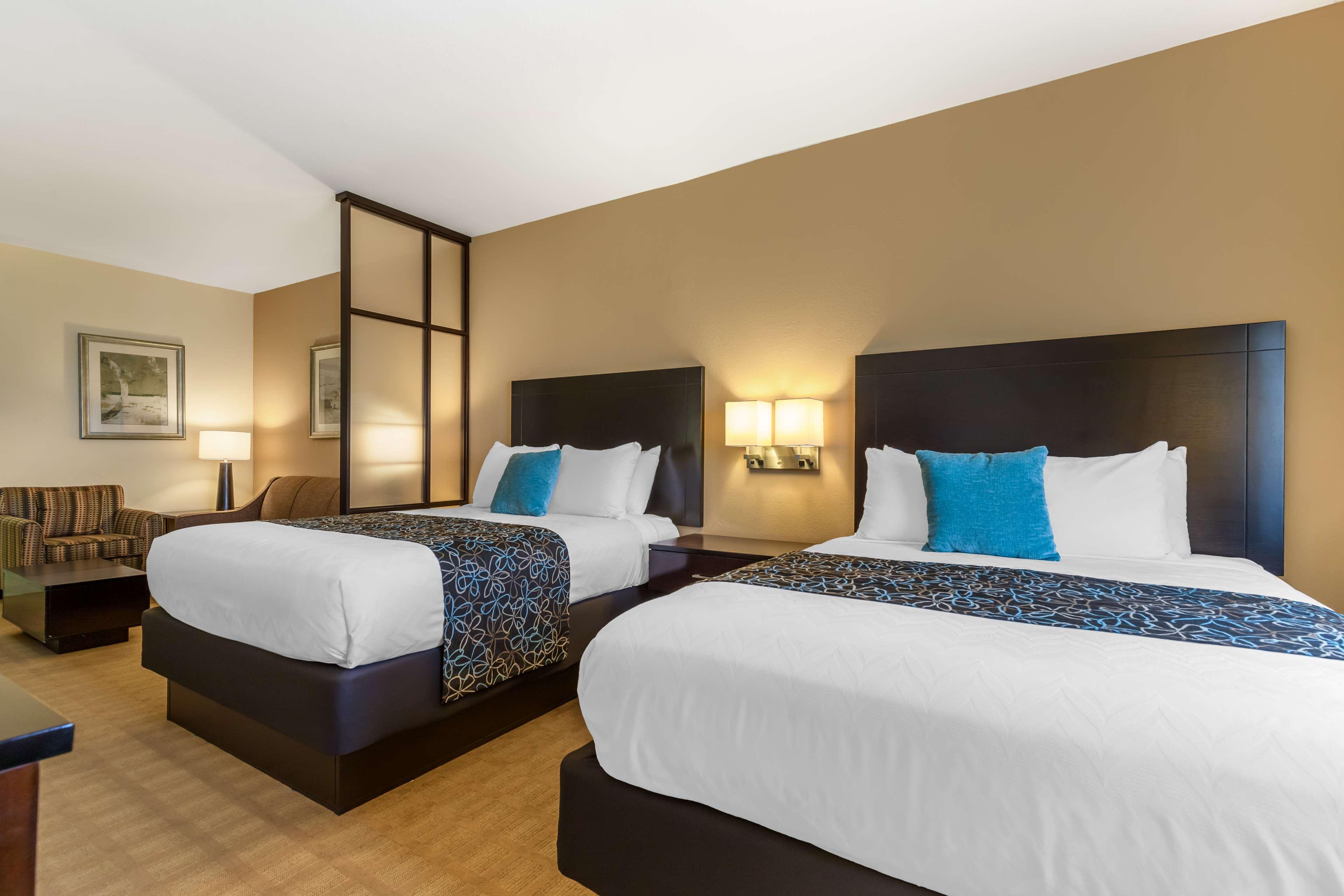 Mini, Suite, 2 Queen Beds, Sofa