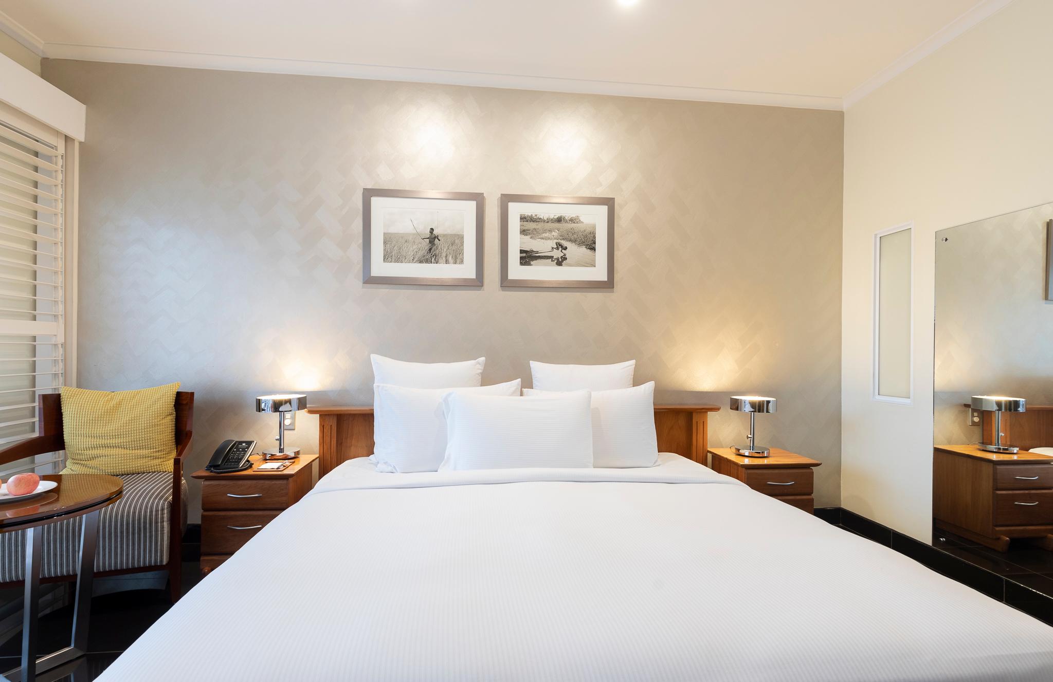 Room, King Bed, Fountain Wing