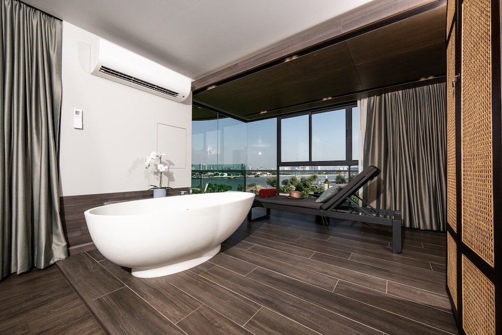 We Hotel Riverfront Bangkok 44/44