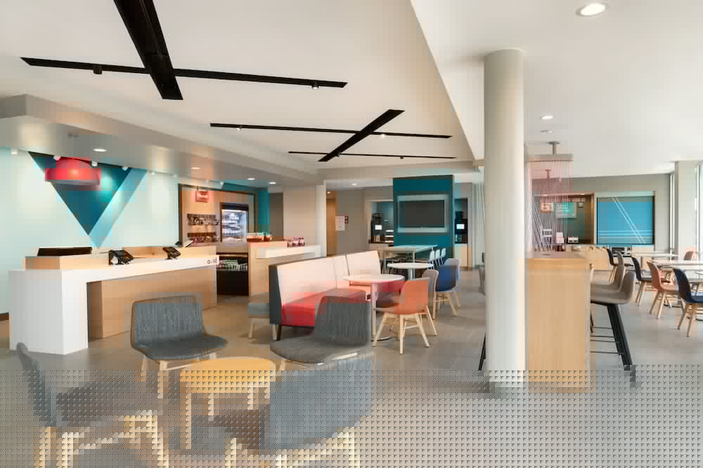 Avid Hotel Perry-National Fairground Area 30/40