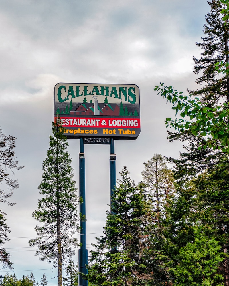 Callahan s Mountain Lodge 4/78