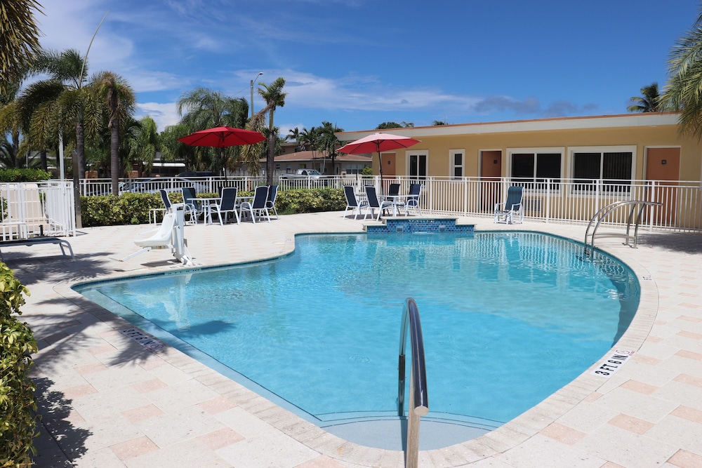 curtis inn and suites