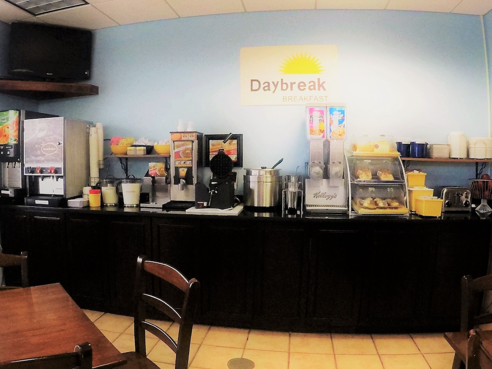 Days Inn by Wyndham Frederick 33/45