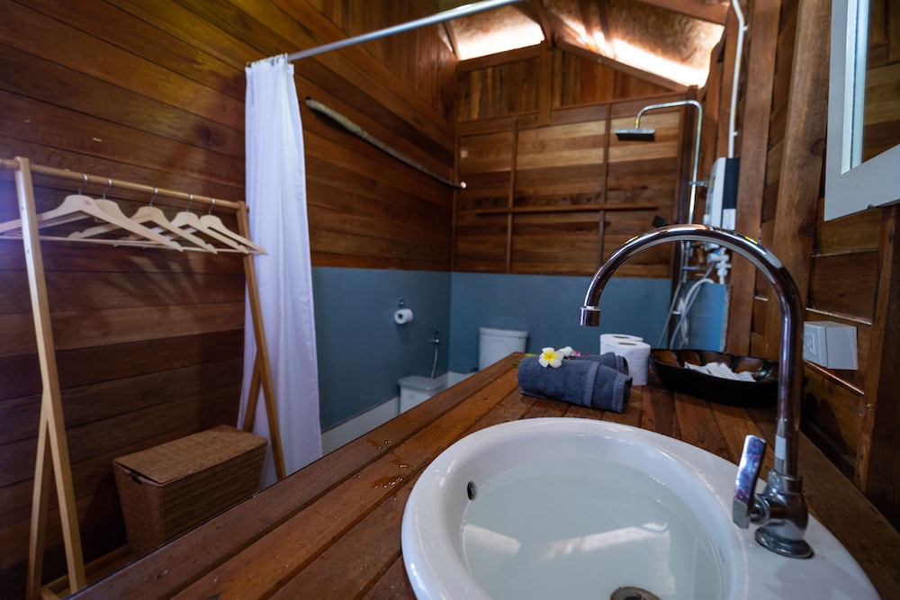 Lipe Beach Resort 48/50