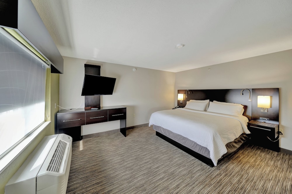Holiday Inn Express Hotel Suites Beatrice 26/76