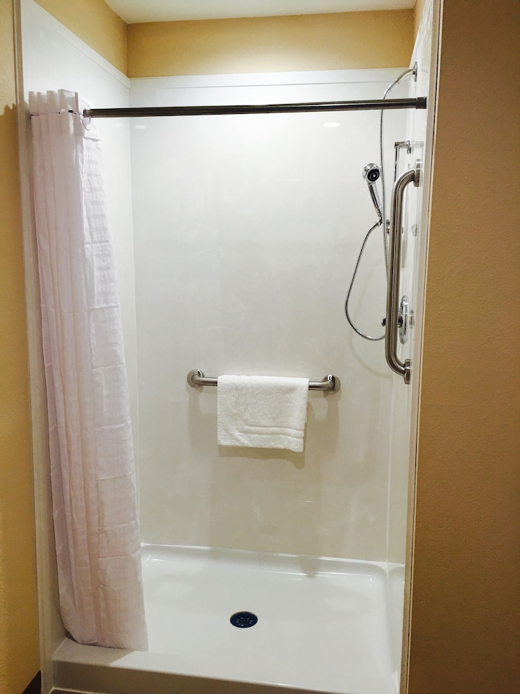 Days Inn And Suites By Wyndham Florence Jackson Area 15/50