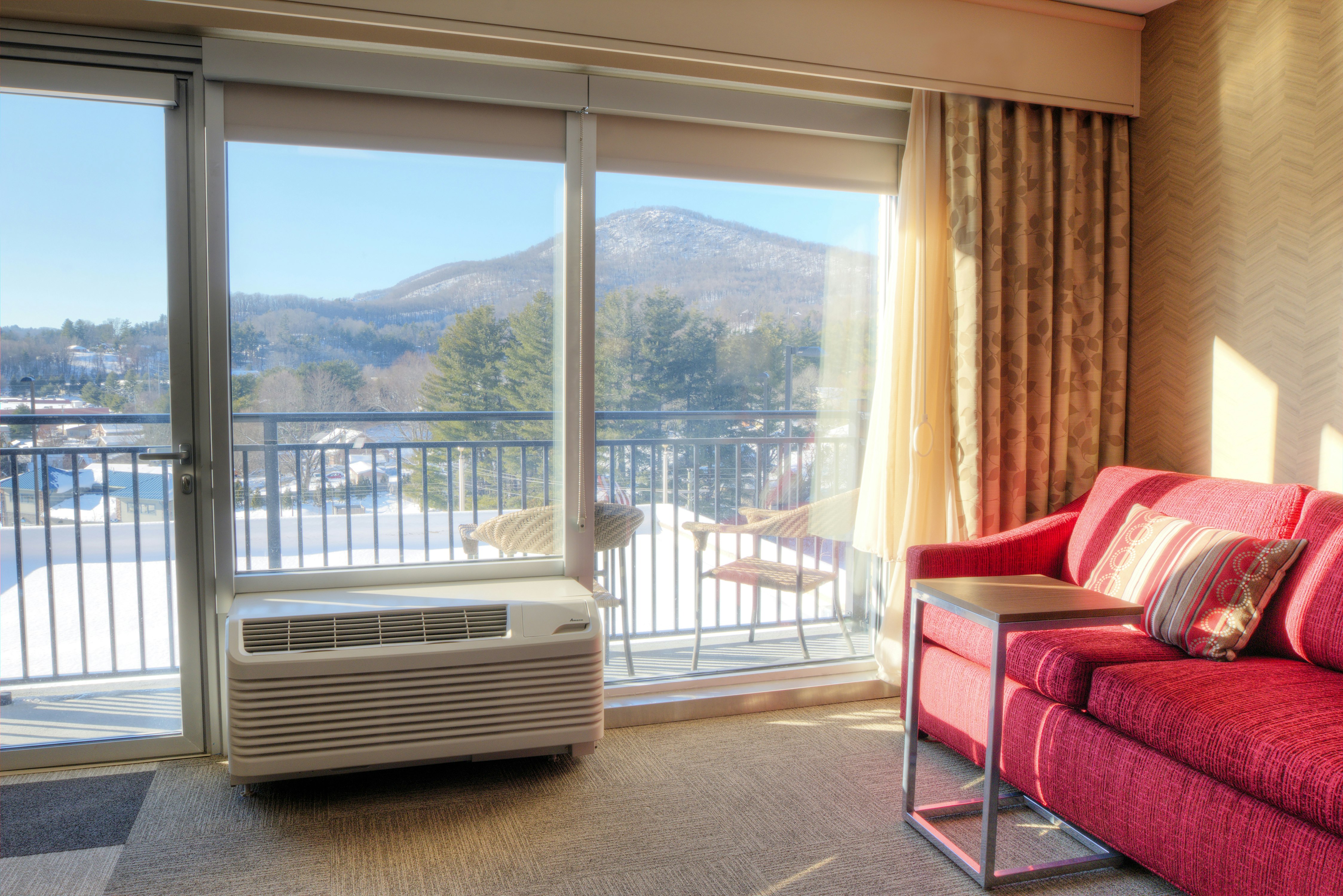 Hampton Inn & Suites Boone 37/55
