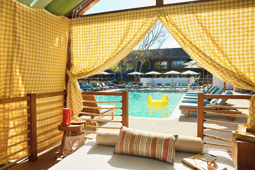 Treehouse Hotel Silicon Valley 24/50