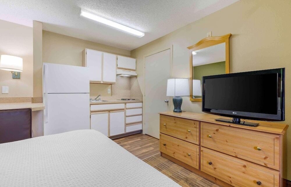 Suburban Studios Irving - Las Colinas 59/70