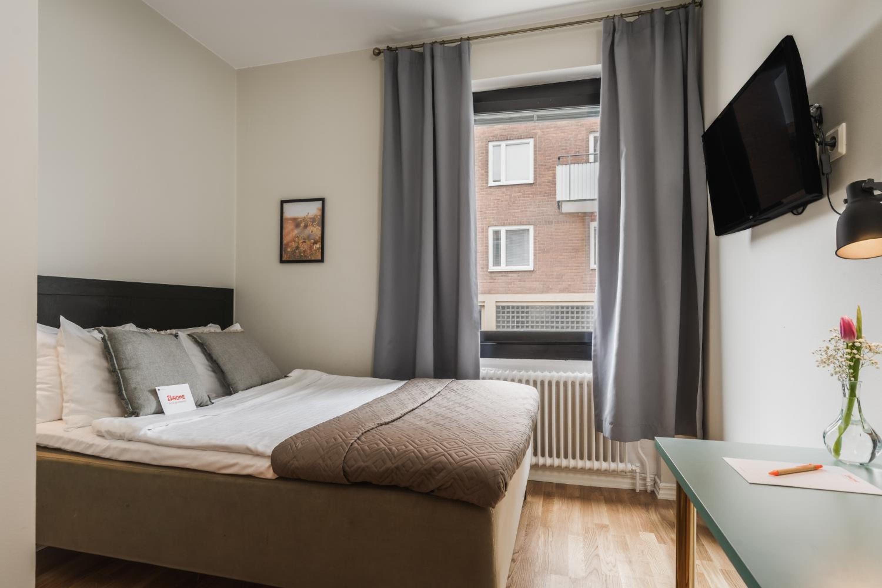 Room, Double Bed, Small