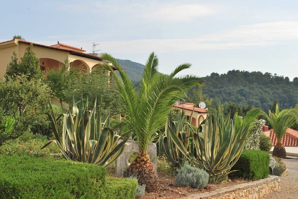 Milia Bay Hotel and Apartments 23/32