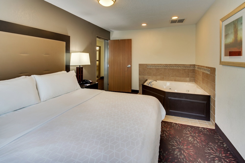 Holiday Inn Express Hotel And Suites Lancaster Lititz 20/73
