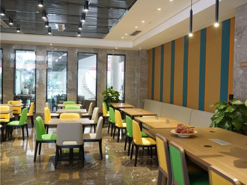 GreenTree Eastern Chongqing Jiefangbei Children's Hospital Hotel 62/65