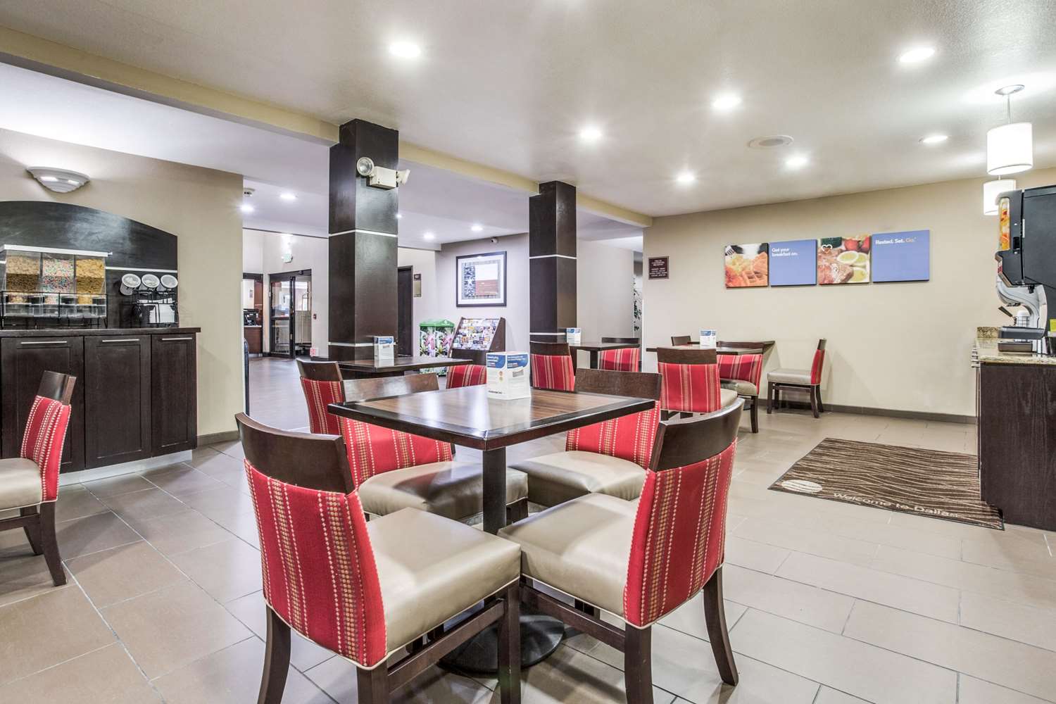 Comfort Inn & Suites Love Field Dallas Market Center 26/37