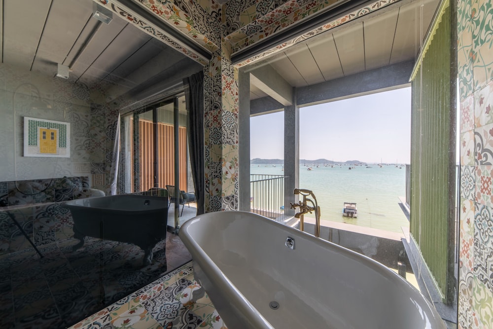 Arch39 Phuket Beach Front 36/36