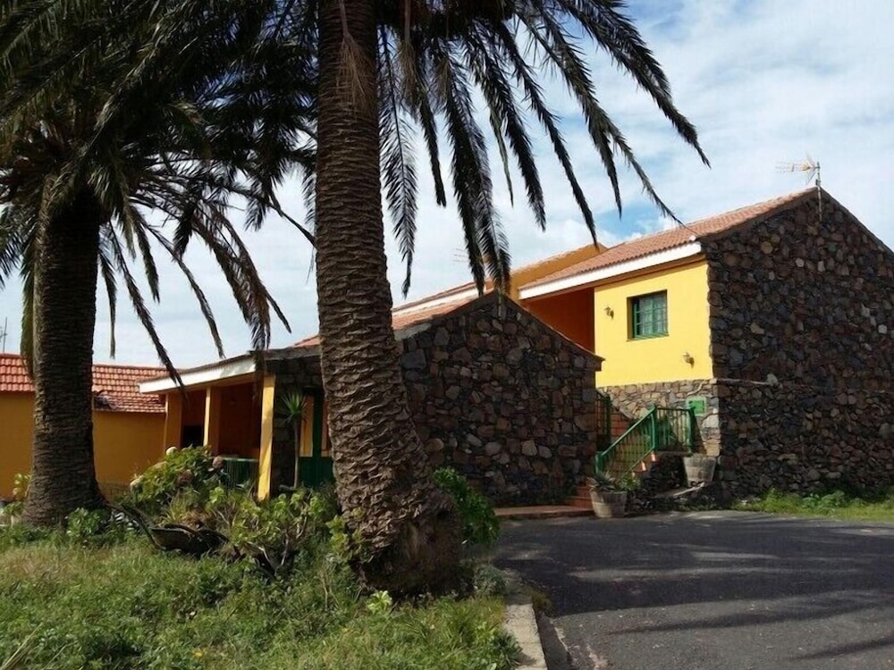 CASAS RURALES AMPARO LAS HAYAS 42/49