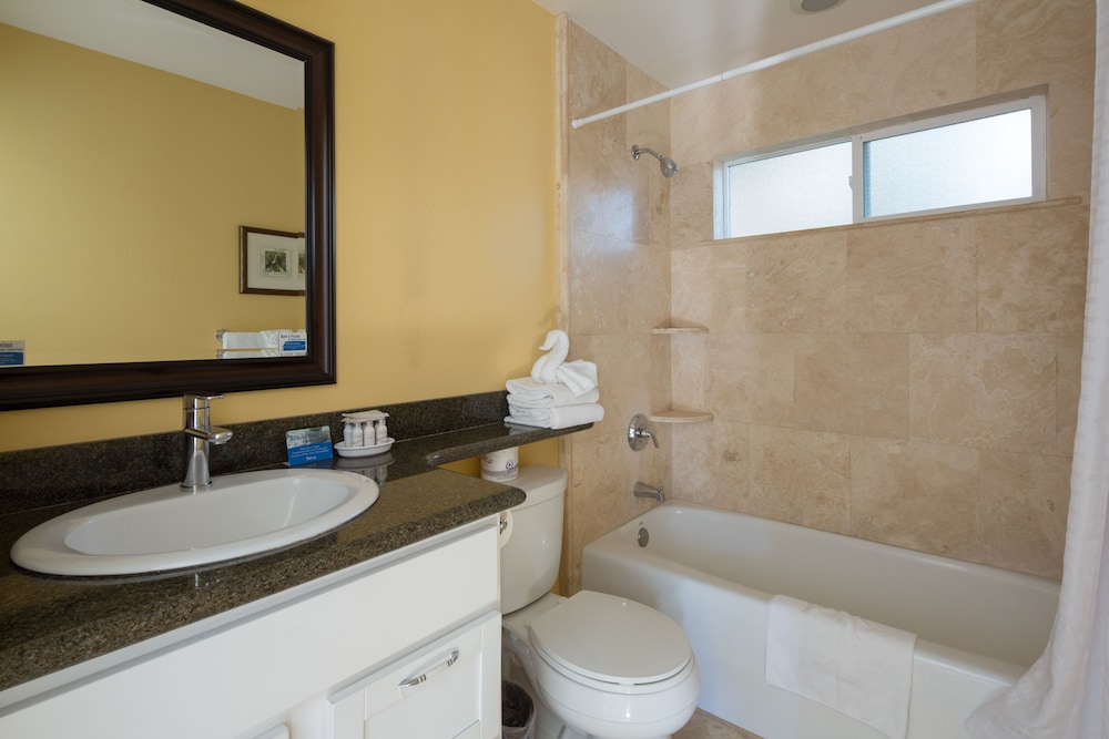 Sea Breeze Inn And Cottages 70/75